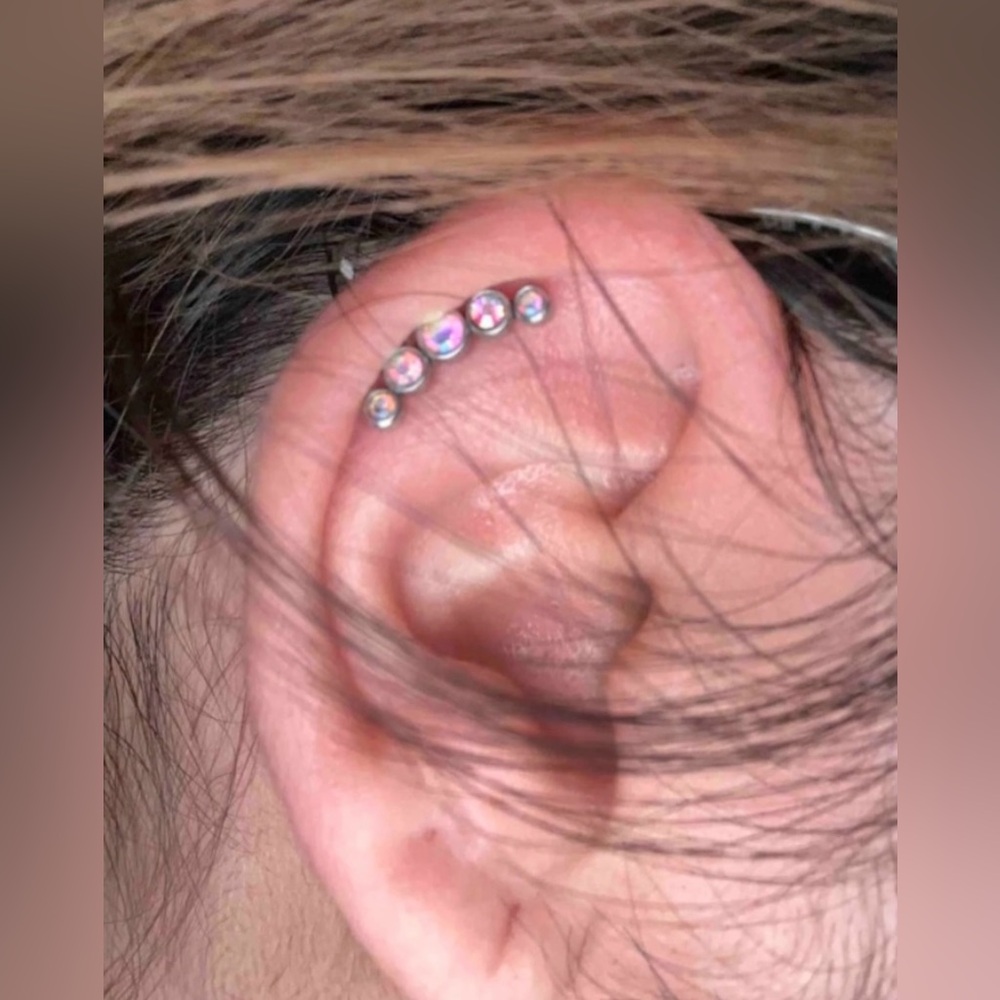 1Pc Iridescent CZ 16g- Surgical Stainless Cartilage/ Helix/Tragus Stud NWT - Picture 7 of 13